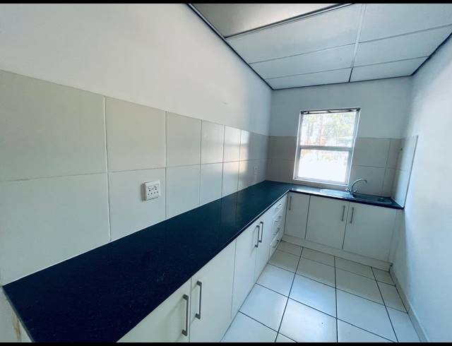 434M² OFFICE TO LET IN FOURWAYS